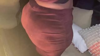 Slut juicy tee sucking dick turned into a foursome wit Logan long